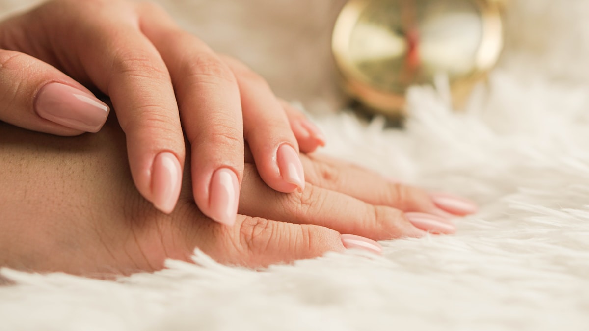 press-on nails and nail beauty products shipping from China